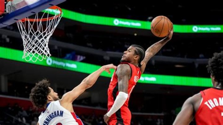 How do you dunk in NBA 2k19?